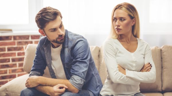 هذه الحركات تجعلك تبدين يائسة في العلاقة