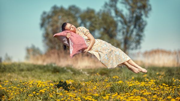 هناك أشياء في حياتنا ونفعلها بسهولة لكن في أحلامنا لا نتمكن ابدًا من القيام بها