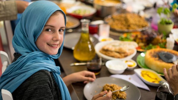 لا تحلو مائدة رمضان إلاَ بوجود العصائر المنعشة