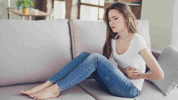 الدّورة الشّهرية متفاوتة من امرأة إلى أخرى إذ عادةً ما تبدأ من سنّ 12-13 عاماً