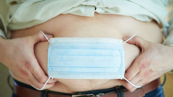 من أعراض التهابات المعدة والأمعاء الغثيان