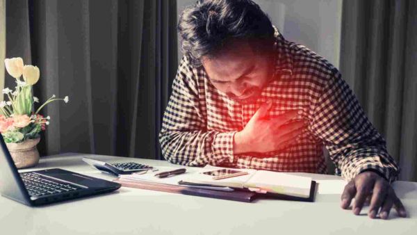 الحاصلين على رواتب أعلى هم أقل عرضة بنسبة 15% للإصابة بأمراض قصور القلب