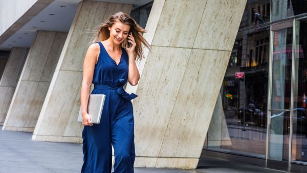 أجمل موديلات جمبسوت 2021 لإطلالة غير مملة في المكتب للمرأة العاملة أجمل موديلات جمبسوت 2021 لإطلالة غير مملة في المكتب للمرأة العاملة