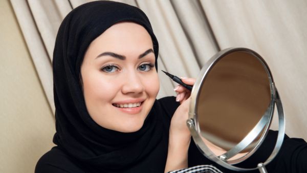 الماسكارا المضادة للماء سوف تحمي عيونك من مشاكل الرطوبة والعرق في فصل الصيف