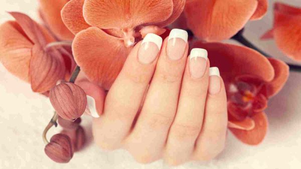 قضم الأظافر باستمرار تمنع نمو الأظافر