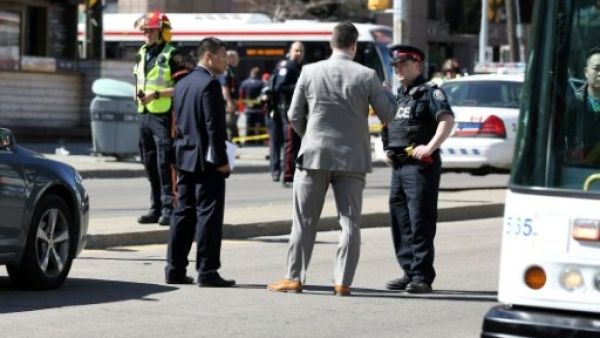 وفي يوم تنفيذ الهجوم، أعلن ميناسيان على حسابه في "فيسبوك" عن بدء "تمرد العزب الاضطراريين"