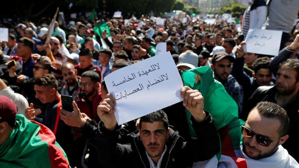  بن صالح وافق على 6 إجراءات تخص موقوفي المسيرات، وفتح وسائل الإعلام أمام معارضين