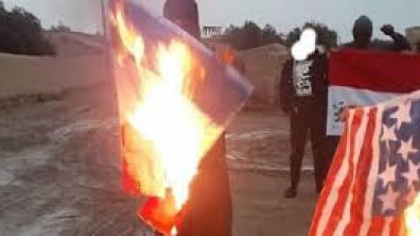 حرق العلم الأمريكي في منطقة الجزيرة السورية