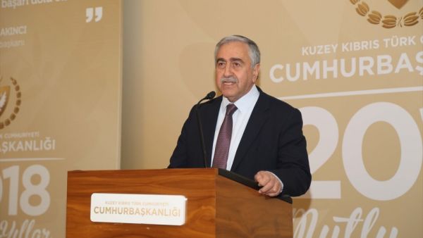 زعيم القبارصة الأتراك مصطفى أقينجي