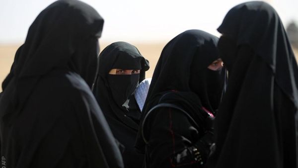 نساء مواليات لتنظيم "داعش"