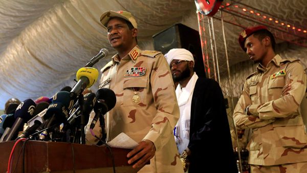 نائب رئيس المجلس العسكري في  السودان، الفريق محمد حمدان دقلو