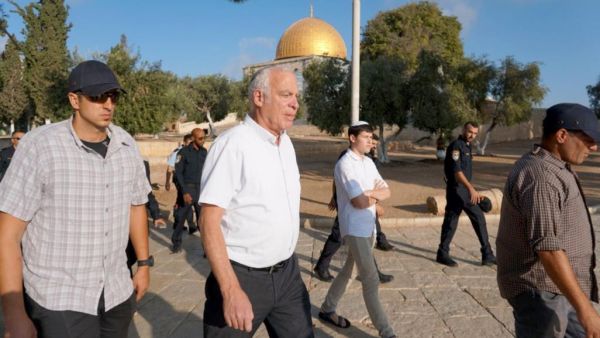 المسجد الأقصى يشهد عمليات اقتحام واسعة للمستوطنين