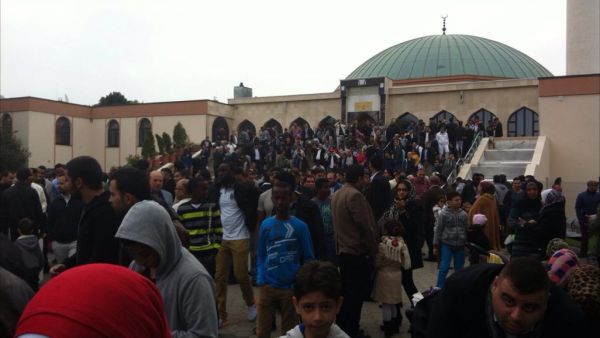 تزعم الحكومة اليمينية المتطرفة أن الهدف من حظر الحجاب هو الإسهام في عملية تطوير وانسجام الطلاب