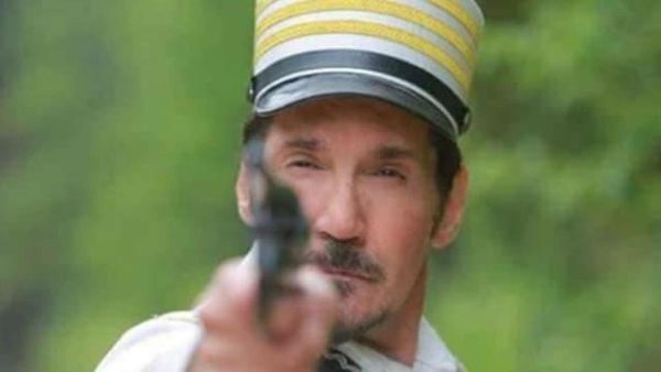 توقيف الممثل، باتريك مبارك، بعد التحقيق معه من قبل قسم المباحث الجنائية