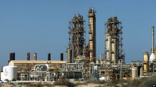 هجوم إرهابي على بوابة حقل نفطي تابع لشركه الزويتينة وسط ليبيا
