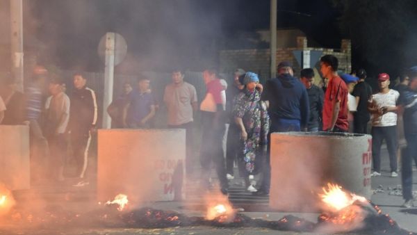 عملية اقتحام ثانية لمنزل رئيس البلاد السابق ألمازبيك أتامبايف