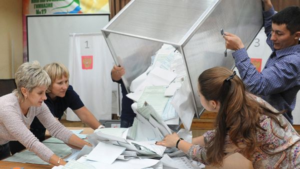 أجرت روسيا انتخابات على مستوى الأقاليم والبلديات في أنحاء البلاد، الأحد