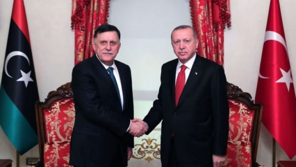 الرئيس التركي رجب طيب أردوغان، ورئيس المجلس الرئاسي لحكومة الوفاق الليبية فائز السراج