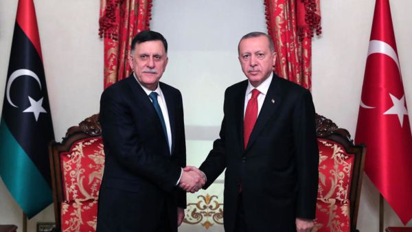 الرئيس التركي أردوغان ورئيس حكومة الوفاق السراج