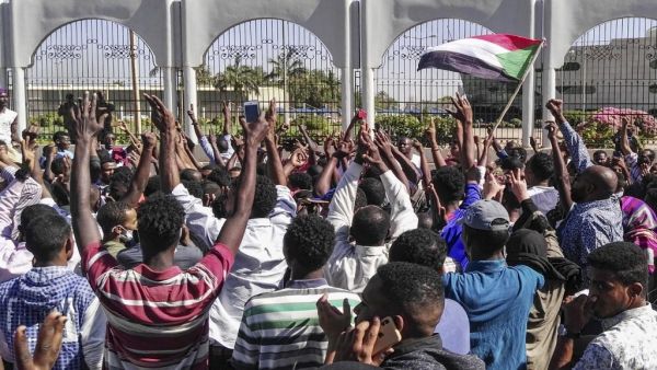 اعتصام أمام مقر قيادة الجيش بالعاصمة الخرطوم