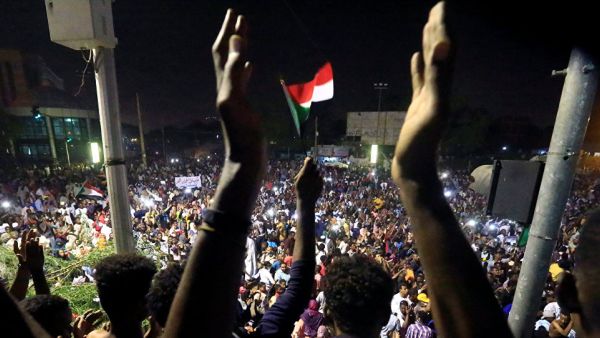  القبض على وزير الشباب والرياضة الأسبق، حاج ماجد سوار، بمطار الخرطوم