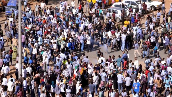 بحث ترتيبات المرحلة الانتقالية في السودان