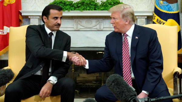 الرئيس الأمريكي ترامب وأمير قطر الشيخ تميم بن حمد آل ثاني