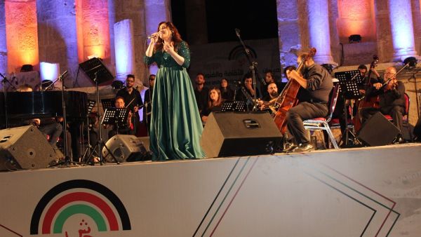 الفنانة عبير نعمة