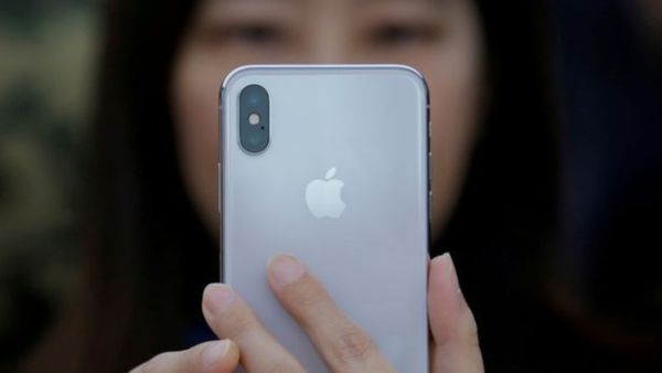 أجهزة آيفون القادمة تطور بصمة الإصبع لتصبح في كامل شاشاتها