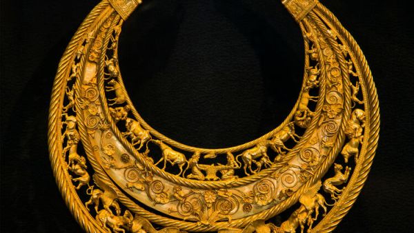 Ukraine Says Russian Forces Looted Museum of Scythian Gold