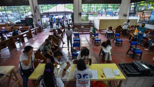 Three Security Guards Shot Dead at Philippines Polling Station (AFP)