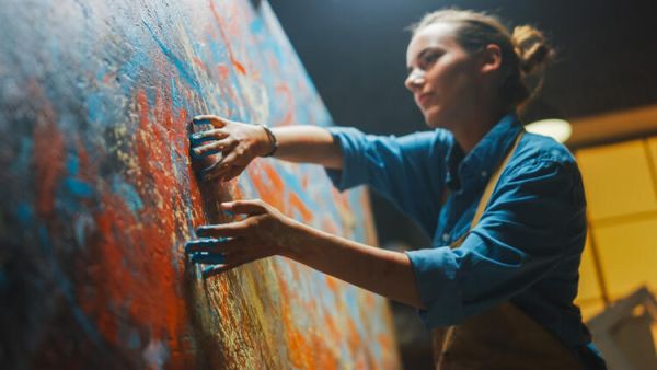 Artist Explores Her Algerian Heritage