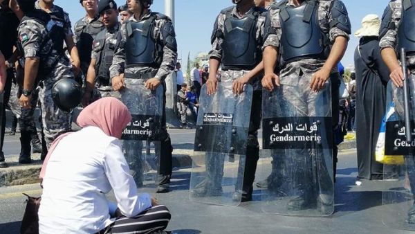 Viral photo taken from the teachers' sit-in last Thursday in Amman, Jordan. (Twitter)