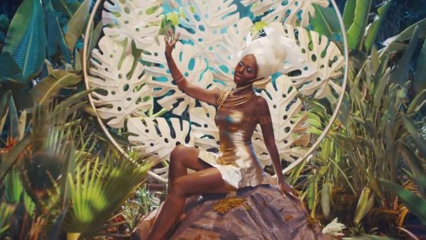 Myriam Fares (Lebanese singer) appeared in of her songs 'Goumi' in December 2018 in a blackface. The video sparked outrage as a racist video but it's still up until today. (YouTube)