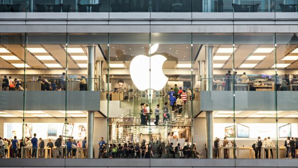 Apple to Boost Production in India As China's Lockdowns Continue: Report