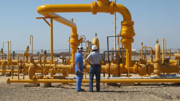 Egypt Inks $1 Billion Oil, Gas Exploration Deals with Top Companies