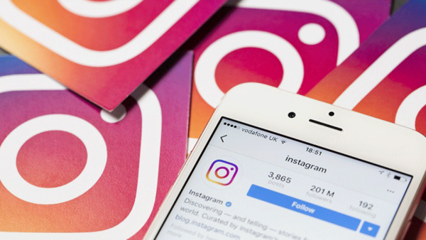 Apple's iOS14 'Snitches' on Instagram for Using Users' Camera Without Permission