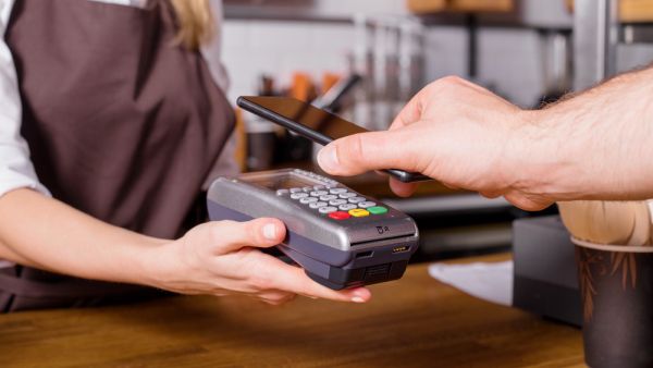 Emirates Islamic is the first to launch a cashless mobile wallet app, and it’s rapidly gaining popularity with the users. 