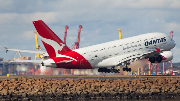 Qantas CEO: Vaccination to Be Compulsory for Overseas Travel