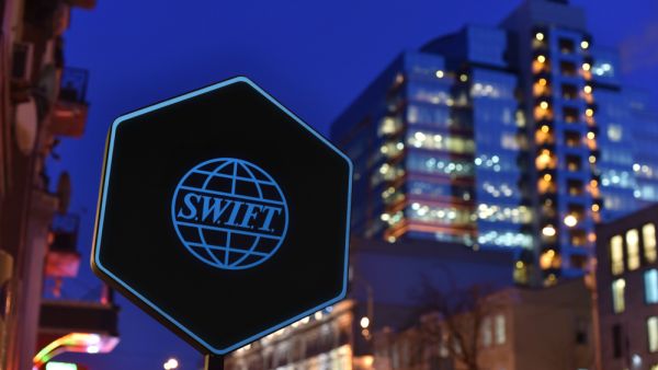 Rapid adoption of SWIFT Go since launch in July reinforces SWIFT strategy for instant, frictionless cross-border transactions. SWIFT Go Builds Momentum As 100+ Banks Sign Up for Service that Powers SME and Consumer Payments