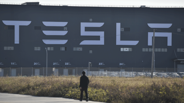 Tesla Requested to Recall 158,000 cars in US Over Safety Issues