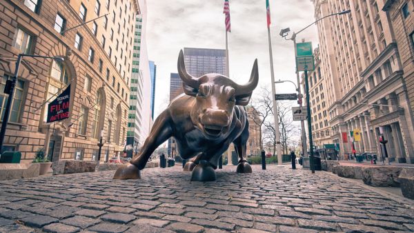 US: Stock Market Closes at Record Levels