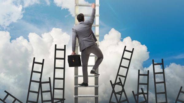 7 Things You Need to Start Doing to Get Ahead in Business Management