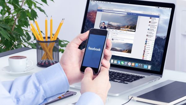 Australia to Force Facebook, Google Pay Media Outlets for Content