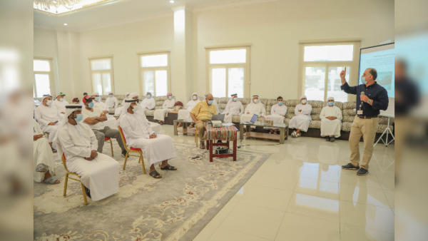 جانب من الدورة. هيئة البيئة والمحميات الطبيعية تنظم دورة رخصة قيادة من دون رسوم للصيادين