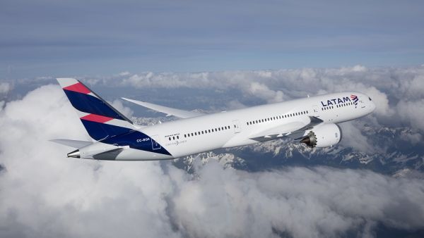 طائرة الإمارات الإيرباص A380