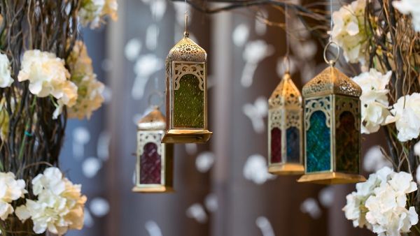 سيستمتع الضيوف خلال الشهر الكريم، ببوفيهات الإفطار والسحور المميزة التي توفر مجموعة واسعة ومتعددة من المقبلات، ومختلف أنواع الشوربات، وتشكيلة من الأطباق الرئيسية من المطبخين القطري والعالمي سيستمتع الضيوف خلال الشهر الكريم، ببوفيهات الإفطار والسحور المميزة التي توفر مجموعة واسعة ومتعددة من المقبلات، ومختلف أنواع الشوربات، وتشكيلة من الأطباق الرئيسية من المطبخين القطري والعالمي