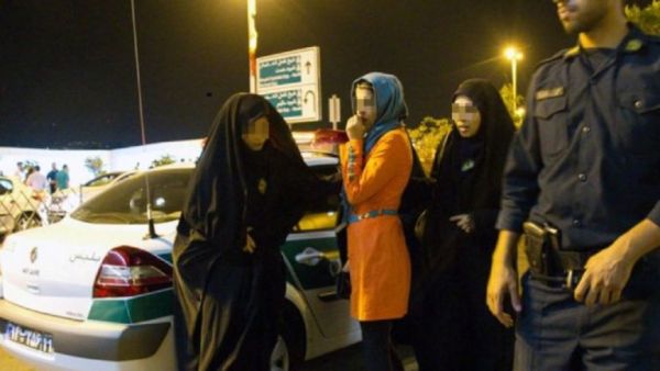 The Islamic Revolutionary Forces arrested 60 women and men who took part in the mixed-gender party. // Erem News