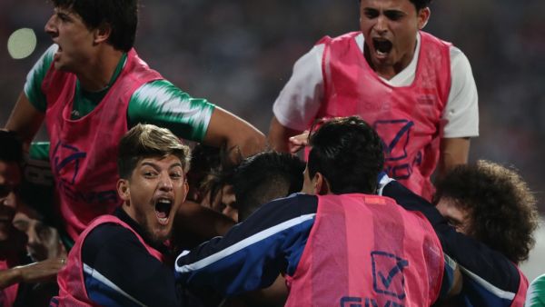 Iraq's players celebrates their win