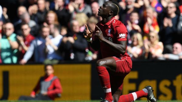 ماني يتساوى مع محمد صلاح في صدارة الهدافين برصيد 22 هدفاً لكلٍ منهما